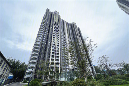 出售新城学区房文景嘉园多层带电梯赠送出库储藏室平台